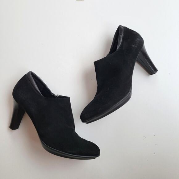 AQUATALIA DONA black suede ankle bootie 9 - Picture 1 of 10